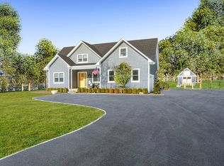 50 Squires Blvd, Hampton Bays, NY 11946