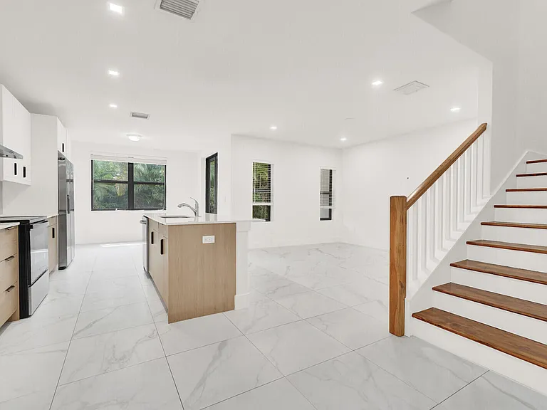 407 Bella Sol Way — Photo 5