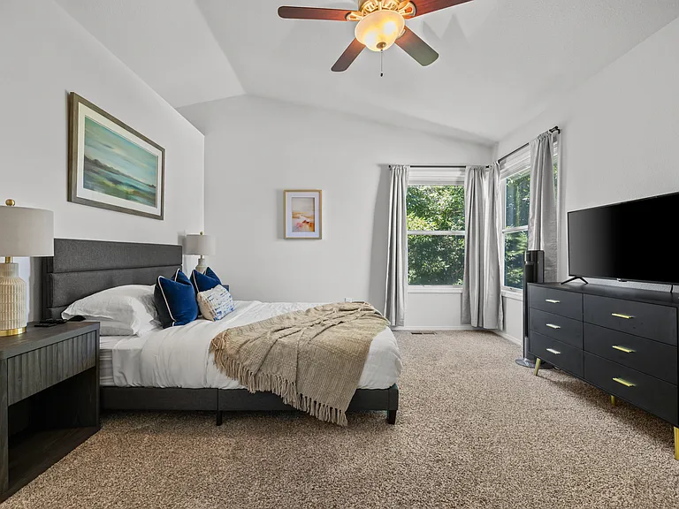 1528 E Falconrim Ct — Photo 39