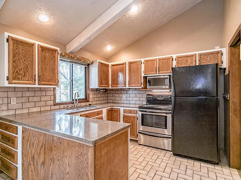 4010 Teri Ln — Photo 6