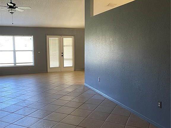 5th image of 3400 NE 9th Ave