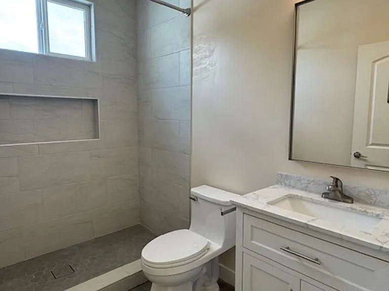 5014 Kester Ave — Photo 10