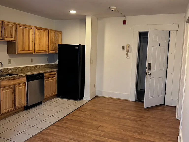 4 Bridge St #6 — Photo 3