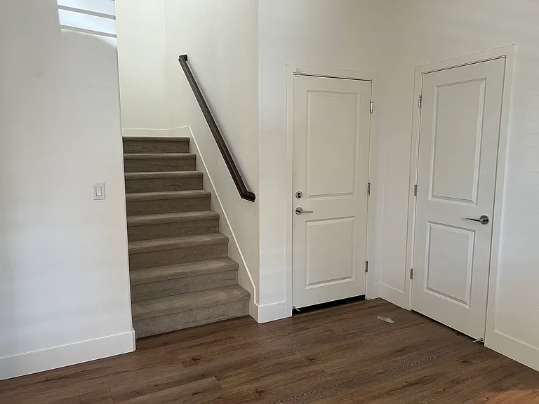 843 Barney Cmn — Photo 8