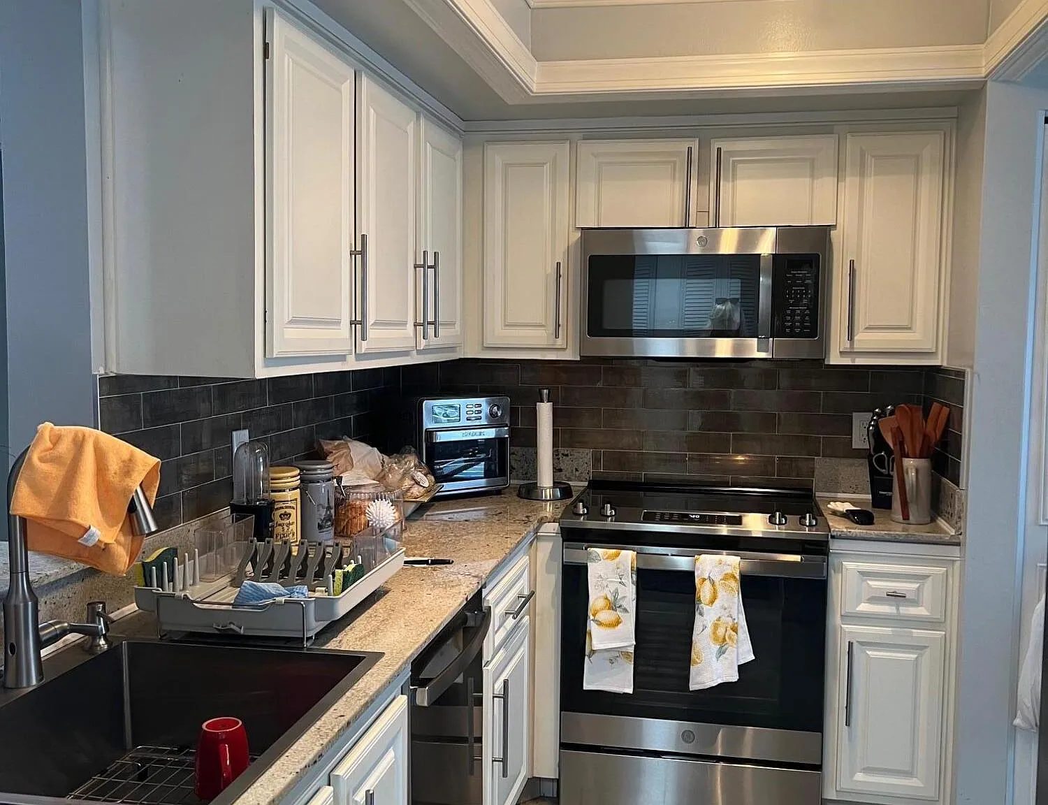 1 bed, 2.0 bath, 912 sqft, $2,100 — Photo 1