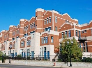 7764 N Sheridan Rd #8, Chicago, IL 60626