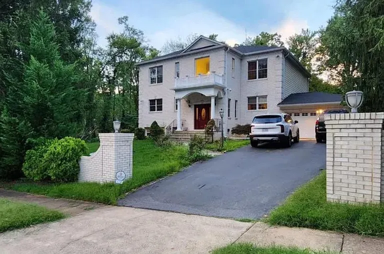 1310 Forestwood Dr — Photo 1