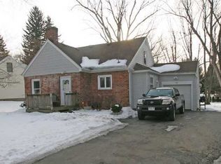 1005 Pixley Rd, Gates, NY 14624