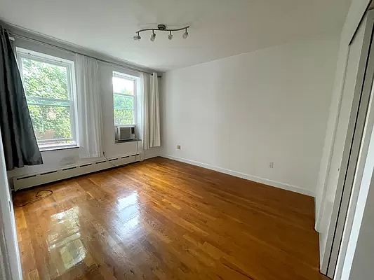 2nd image of 6207 Eliot Ave #1B