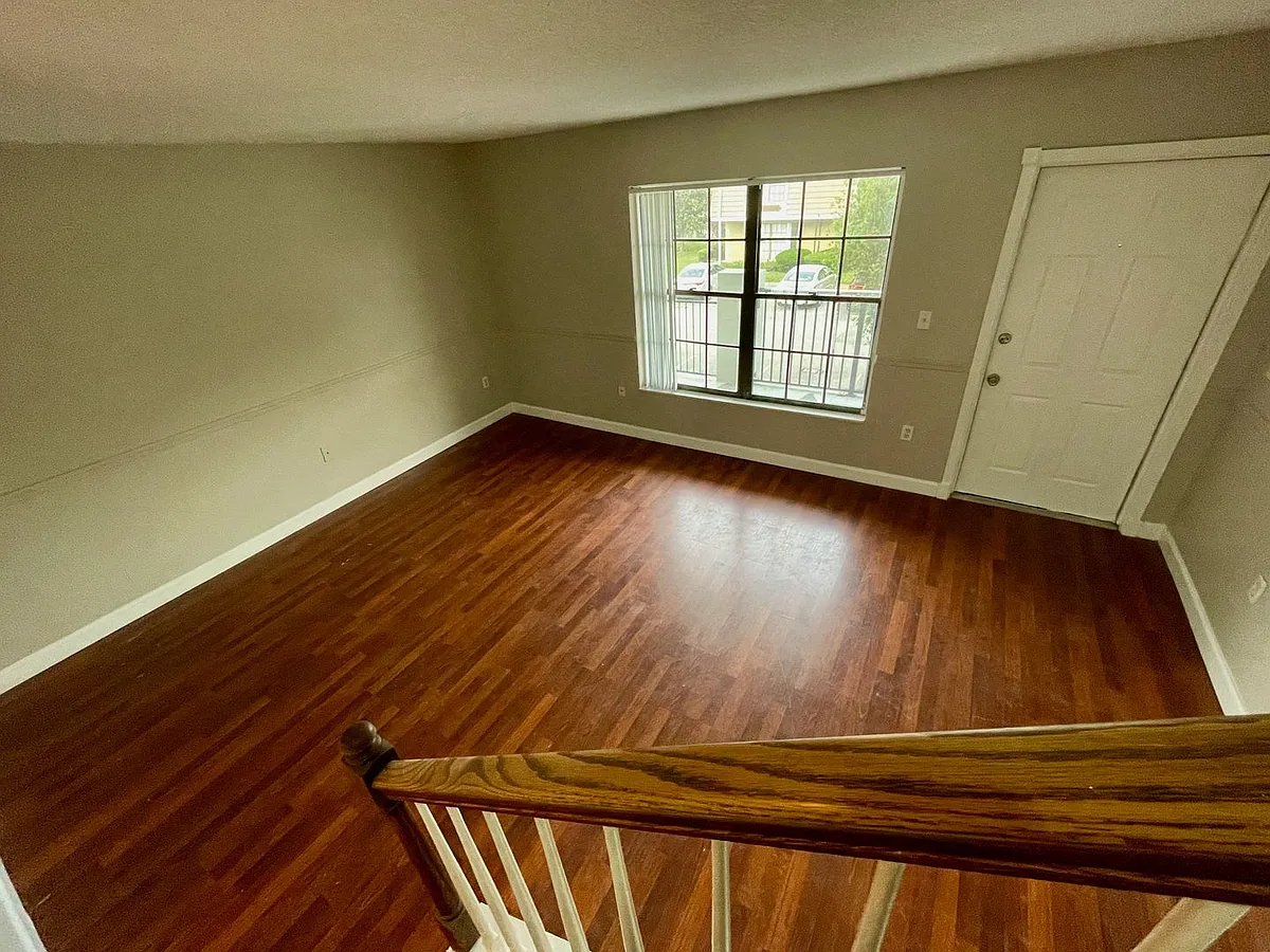 Building Photo - 6083 S Village Cir