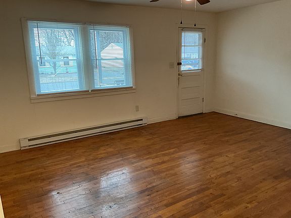 3rd image of 860 Jefferson St