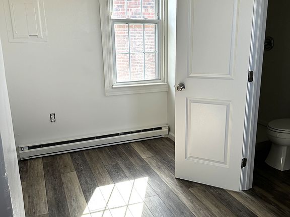 4th image of 503 Charles St #B