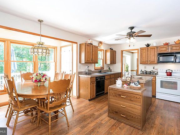 4th image of 807 Robert Dean Dr