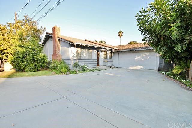 1st image of 10410 Olive St