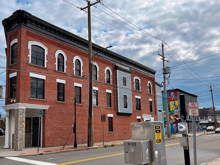 Holly Brook Apartments — Photo 44