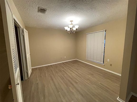 3rd image of 1103 W Castlewood Ave