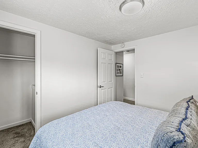 The Row Apartments — Photo 17