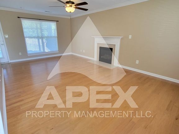2nd image of 6536 Airtree Ln