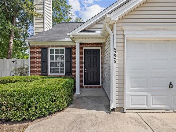 4th image of 4225 Lake Woodard Dr