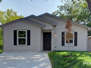 1333 Hidalgo St, Seguin, TX 78155