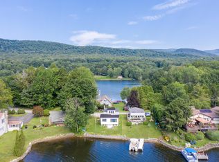 207 Lake Shore Dr, Cheshire, MA 01225