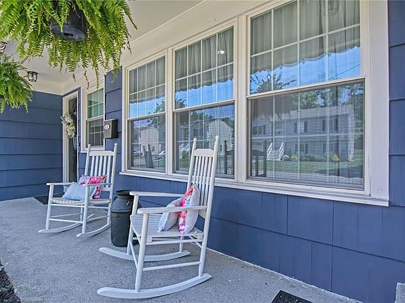 3rd image of 52 Elena St