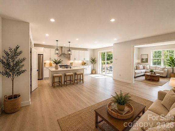 3rd image of 548 Carolyn Ln