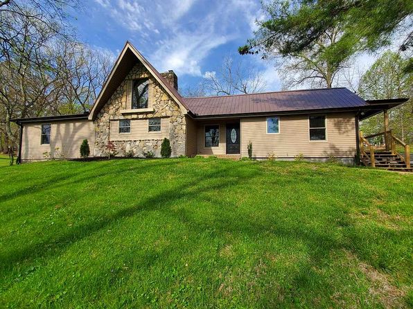 325 Walnut Ct