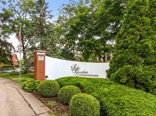 1321 W Main St APT 307, Lake Geneva, WI 53147