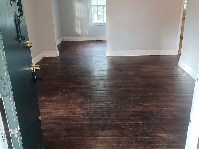 511 Houston St — Photo 4