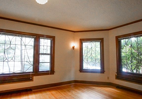 3rd image of 912 SW Vista Ave #0