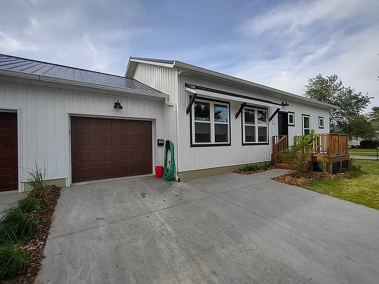 300 W Crawford Ave — Photo 37