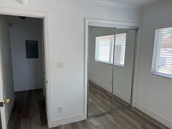3rd image of 1159 Thomas Ave