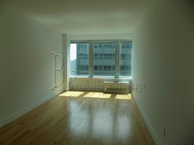 1st image of 200 Water St APT 528