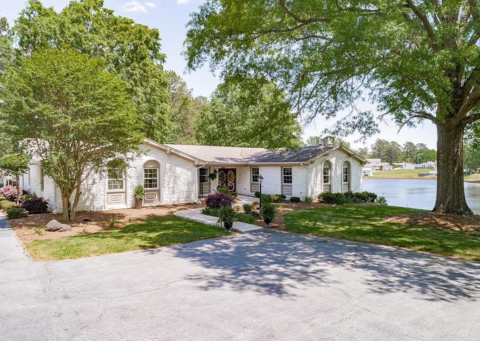 1st image of 83 Pleasant Shade Dr