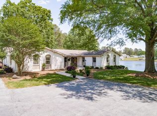 83 Pleasant Shade Dr, Emporia, VA 23847