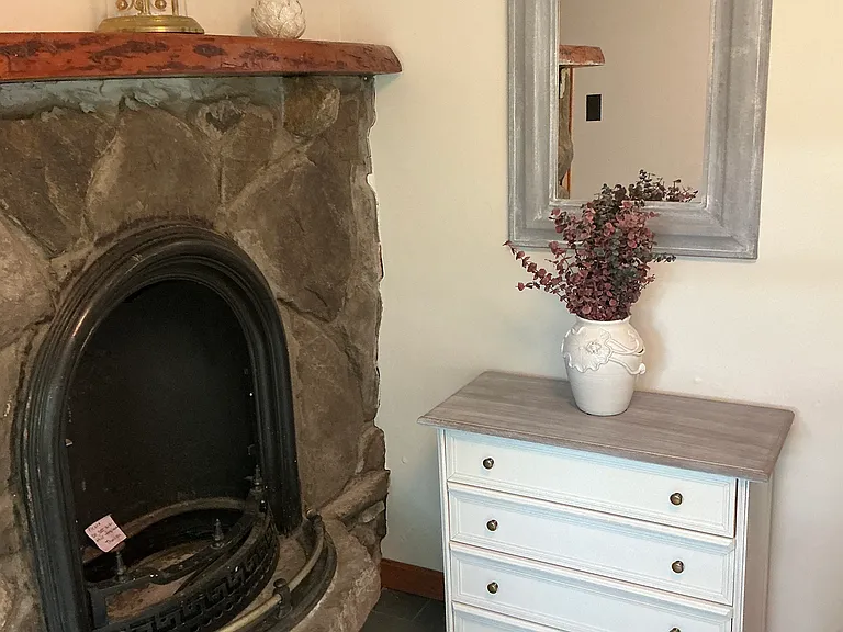 Twin bedroom