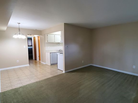 3rd image of 31916 Harper Ave