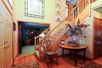 2nd image of 390 Doxbury Ln