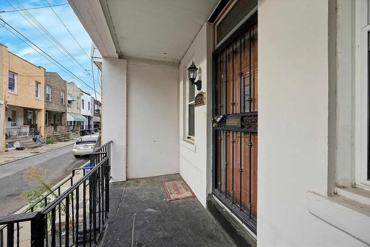 Building Photo - 1320 S Newkirk St