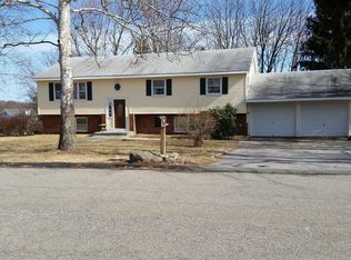 72 Derick Dr, Fishkill, NY 12524