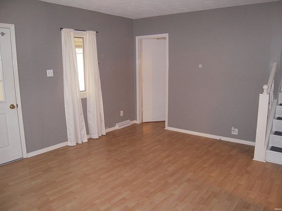4th image of 306 E 13th St