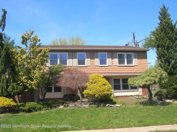15 Cardinal Ct, Marlboro, NJ 07746