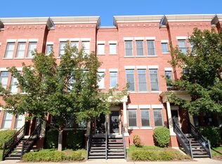 149 S Grove Ave, Elgin, IL