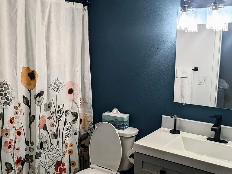 601 Parkhill Dr #1/2 — Photo 7