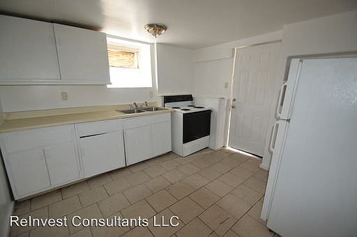3rd image of 926 Rosemont Ave