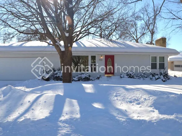 1708 Lydia Ave W, Roseville, MN 55113