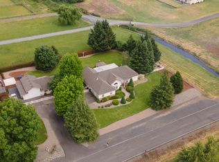 975 Felicia Ln, Grants Pass, OR 97527