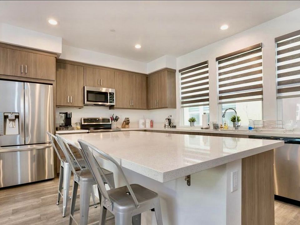 1st image of 718 Anchor Ct