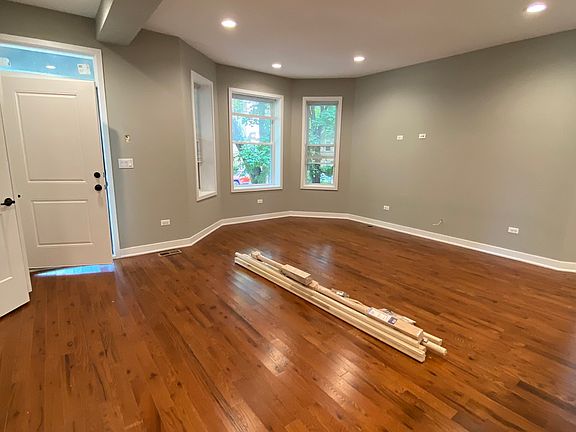 3rd image of 1317 W Carmen Ave #1F